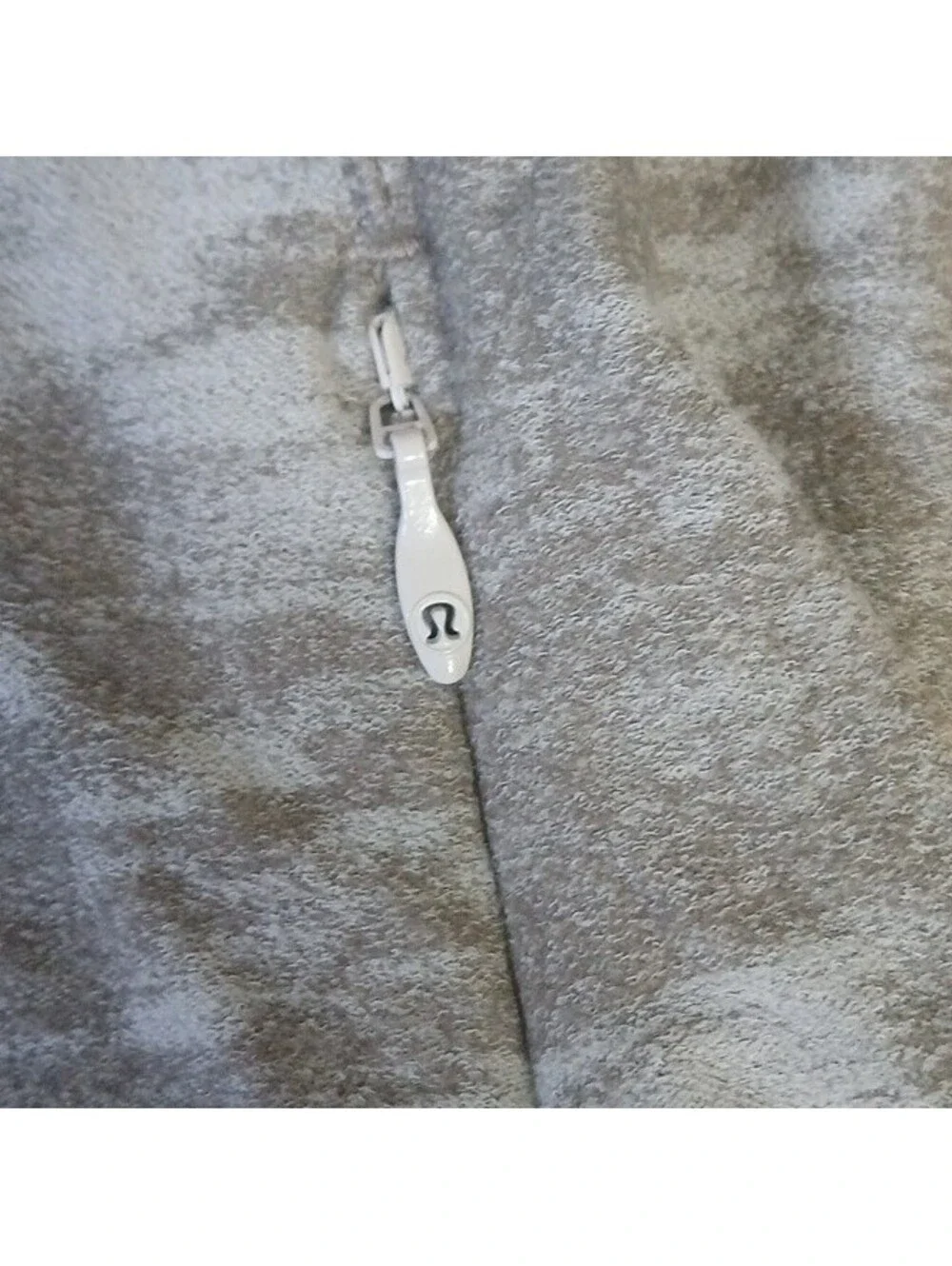 lululemon athletica Womens XS Gray Camo Long Sleeve Crew Neck Raglan Top